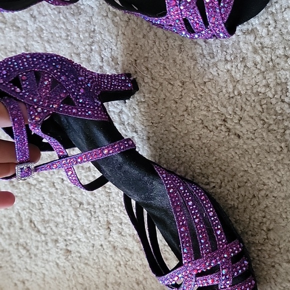Elegant Purple Strappy Women's Shoes Nwot Size 8 - Picture 2 of 4